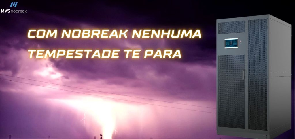 A imagem transmite a mensagem de **segurança e confiabilidade** oferecida pelo Nobreak em situações de tempestade.

### **Elementos Visuais:**
1. **Fundo Impactante:**  
   - Uma tempestade com **relâmpagos intensos no céu escuro**, criando um ambiente dramático que simboliza instabilidade elétrica e riscos de quedas de energia.
   
2. **Mensagem Principal:**  
   - O texto **"COM NOBREAK NENHUMA TEMPESTADE TE PARA"** está em uma fonte grande e iluminada, remetendo ao brilho dos relâmpagos e destacando a ideia de resistência e proteção.

3. **Imagem do Nobreak:**  
   - Posicionado no lado direito, o Nobreak aparece de forma imponente, reforçando sua robustez e sua função de manter tudo funcionando mesmo em situações adversas.

4. **Logotipo da MVS Nobreak:**  
   - No canto superior esquerdo, reforçando a identidade da marca e sua especialização no setor.

### **Tom e Mensagem:**  
A composição da imagem comunica **segurança, continuidade e proteção contra oscilações elétricas**. A tempestade representa os desafios e riscos, enquanto o Nobreak simboliza a solução confiável que impede interrupções, garantindo que os negócios e operações continuem sem preocupações.