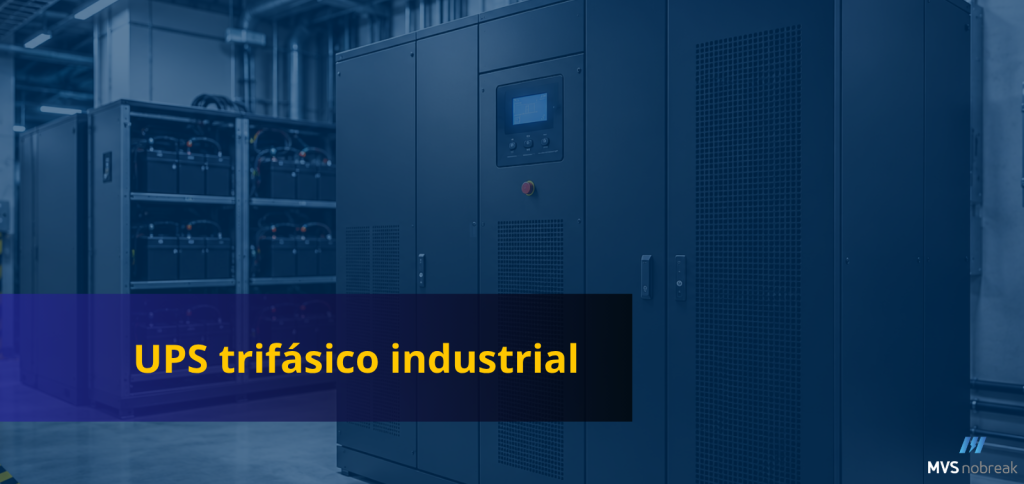 A imagem apresenta um ambiente industrial moderno e tecnológico, com um grande sistema UPS trifásico em destaque ocupando boa parte do lado direito da composição. O equipamento possui acabamento preto fosco, design robusto e aparência profissional, transmitindo alta capacidade e confiabilidade energética.
Ao fundo, aparecem racks com bancos de baterias organizados em uma sala técnica limpa e iluminada, reforçando a ideia de infraestrutura crítica e continuidade operacional. Tubulações metálicas, painéis elétricos e iluminação industrial completam o cenário, criando um ambiente sofisticado e corporativo.
Sobre a imagem existe uma faixa azul escura translúcida posicionada na parte inferior esquerda. Dentro dela, em letras amarelas grandes e fortes, está escrito:
“UPS trifásico industrial”.
No canto inferior direito aparece discretamente a logomarca da MVS Nobreak. A composição transmite segurança, potência, estabilidade e proteção energética para operações empresariais de grande porte.